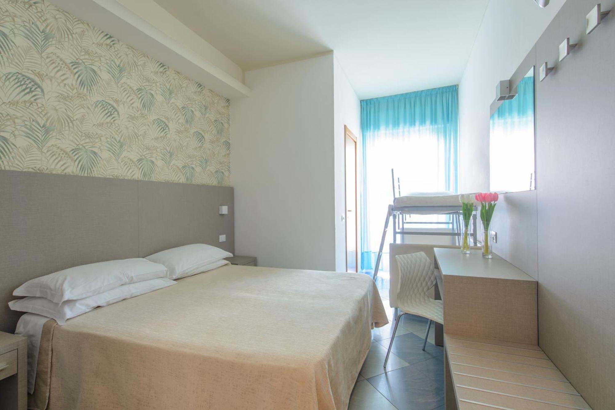 Hotel Christian Ріміні Екстер'єр фото