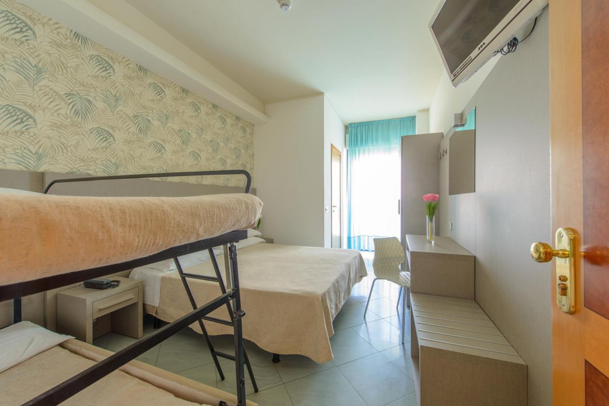 Hotel Christian Ріміні Екстер'єр фото